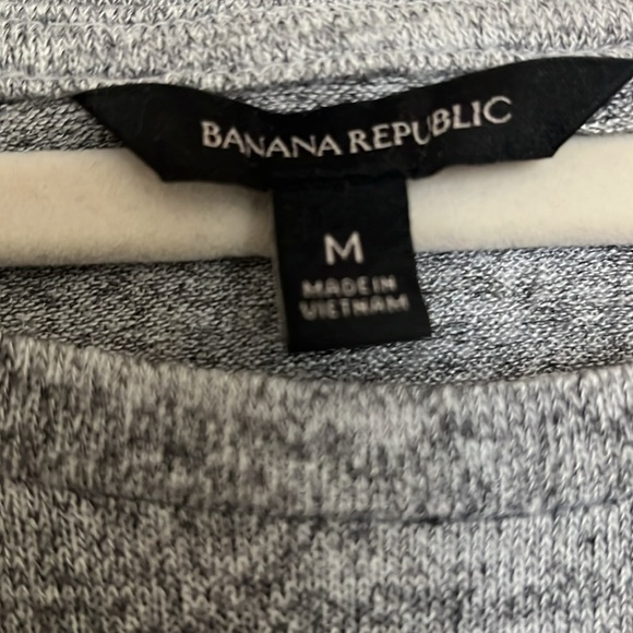 Banana Republic Women's Flutter Sleeve Sweater Sz Med- Like New! - Picture 3 of 4